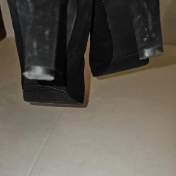 Stuart Weitzman Black Suede Grosgrain Trim Pumps - Picture 5 of 11